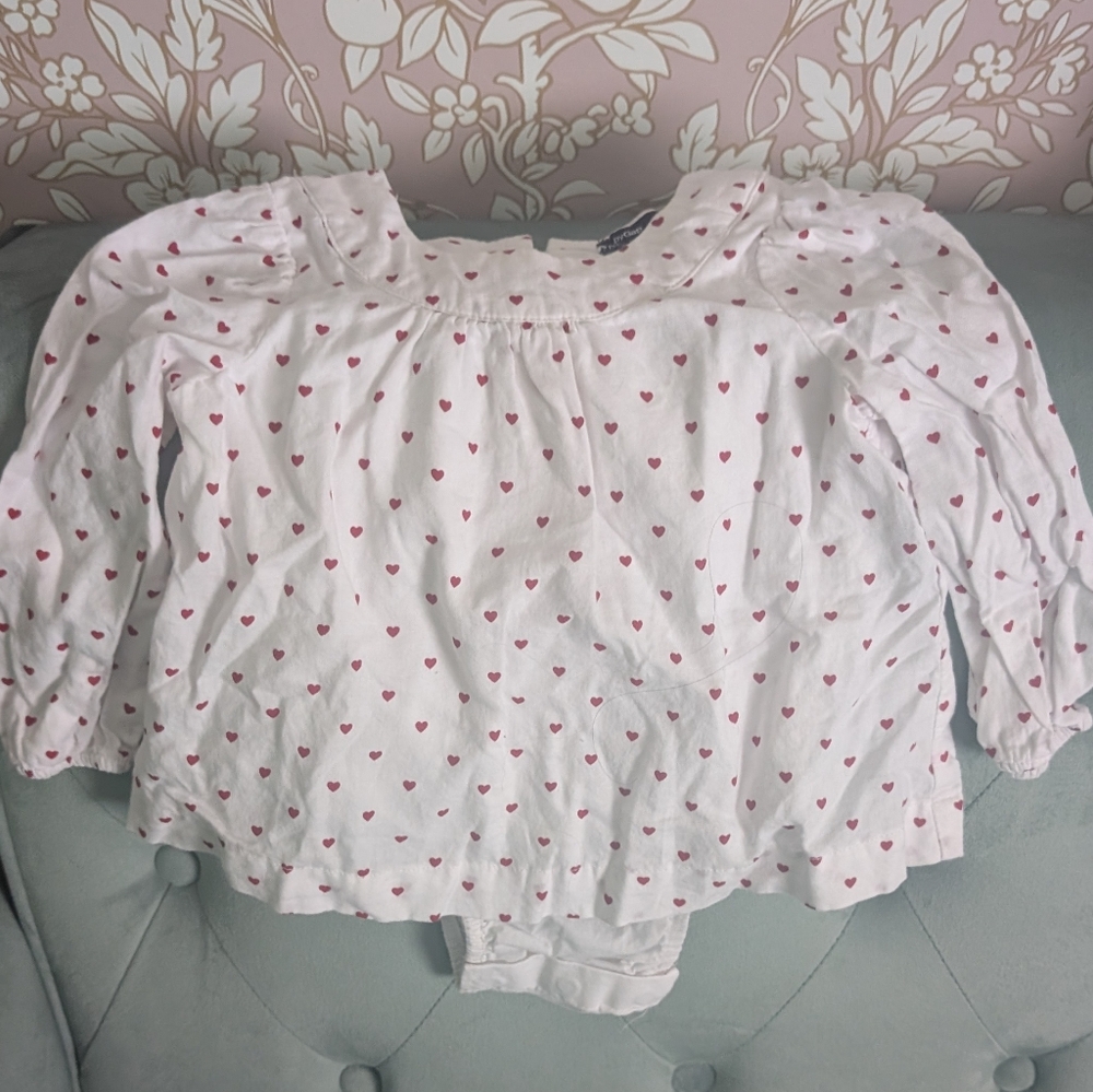 2/$12 Baby Gap Body suit Valentine's Hearts